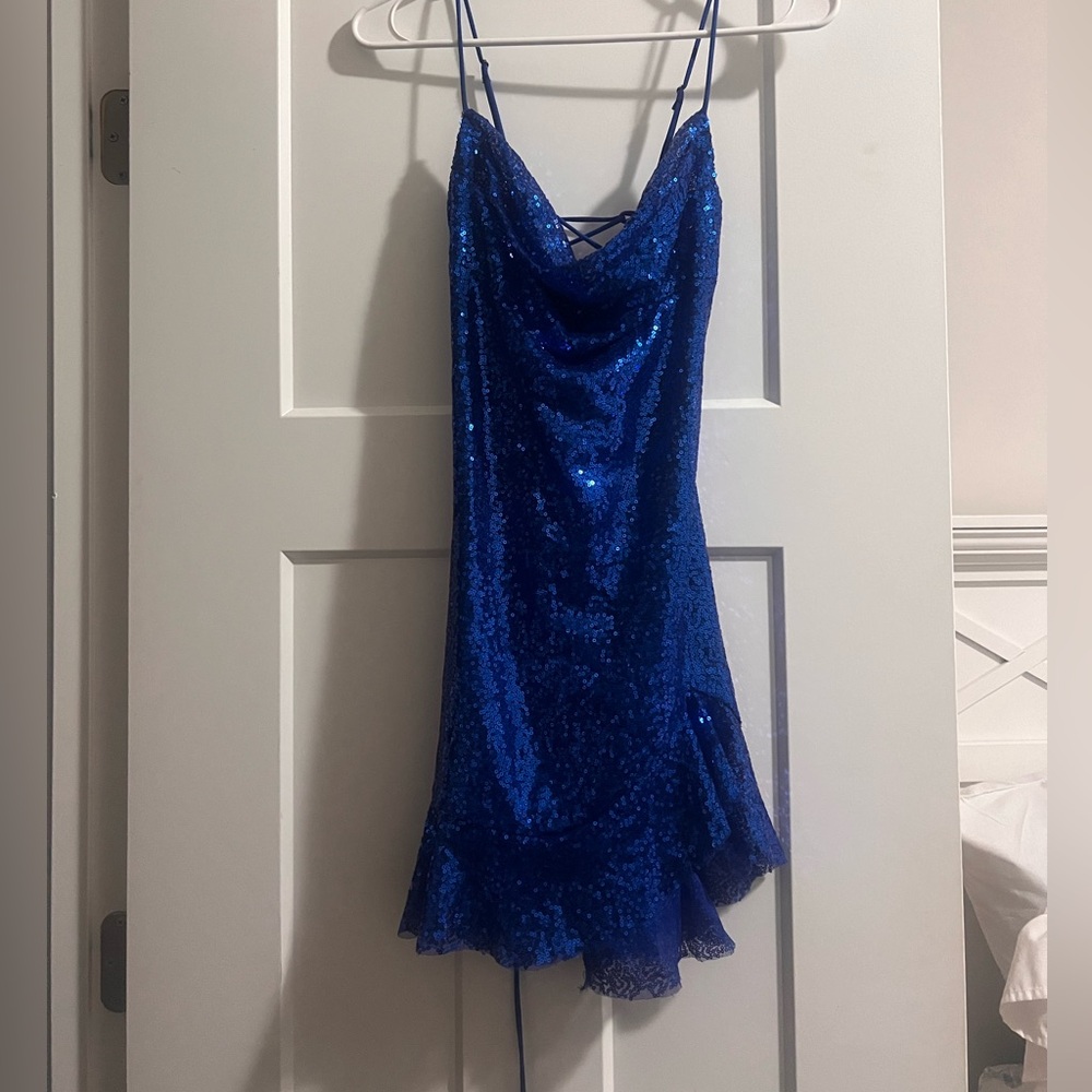 Lucy in the sky( blue sequin dress)
